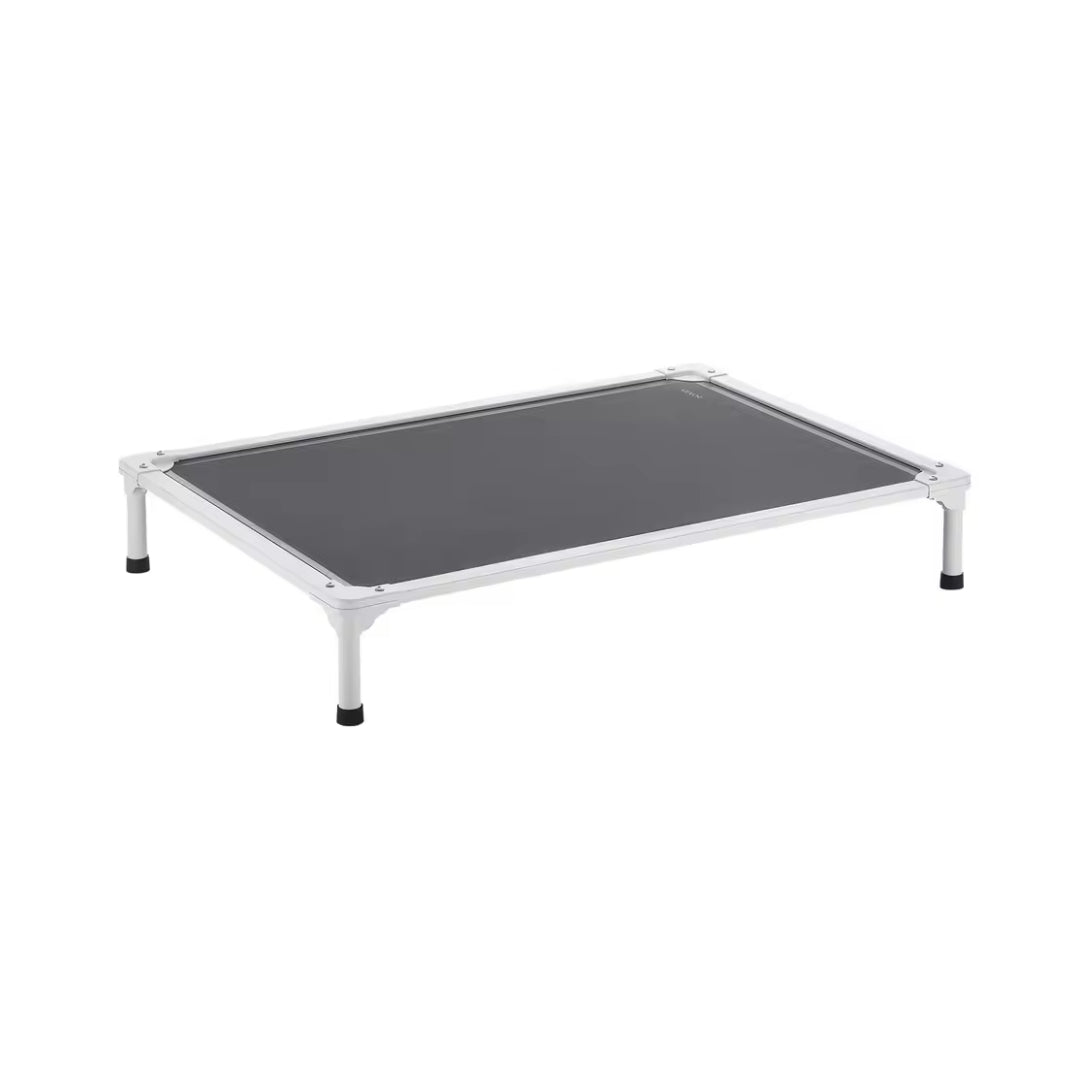 Elevated dog bed with breathable Teslin mesh