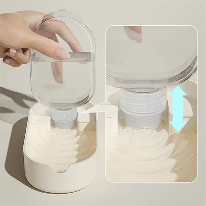 

Compact 2-in-1 pet bottle for walks and adventures