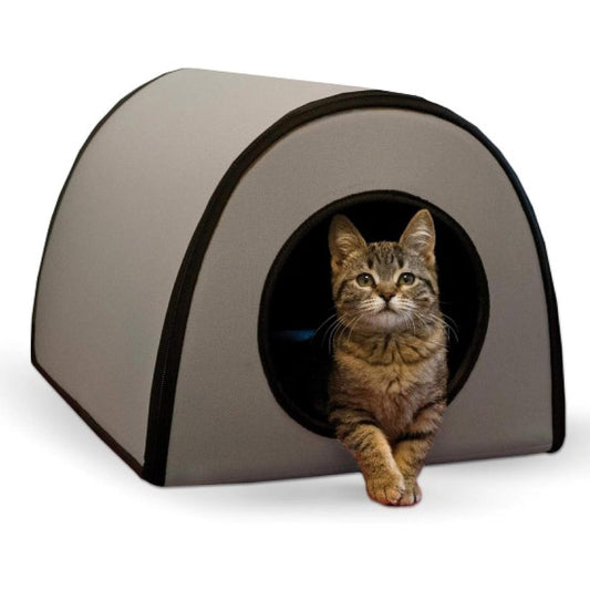 Heated outdoor cat house with insulated, waterproof design